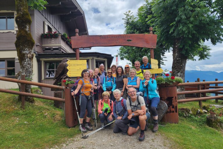 Fröhliche Gesichter nach sehr leckerer Einkehr in Taubenseehütte